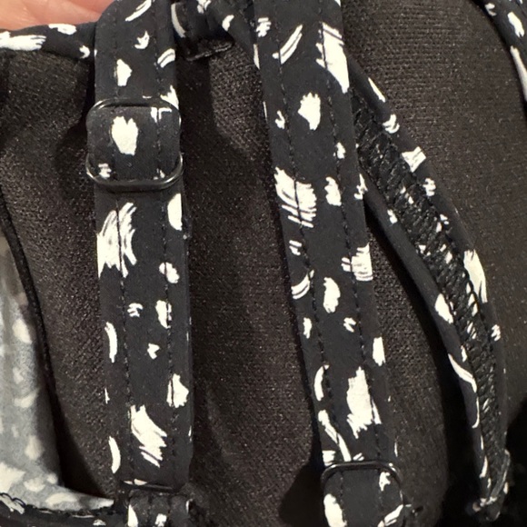 Profile By Gottex Black and White One Piece Swimsuit size 6 - Picture 5 of 7